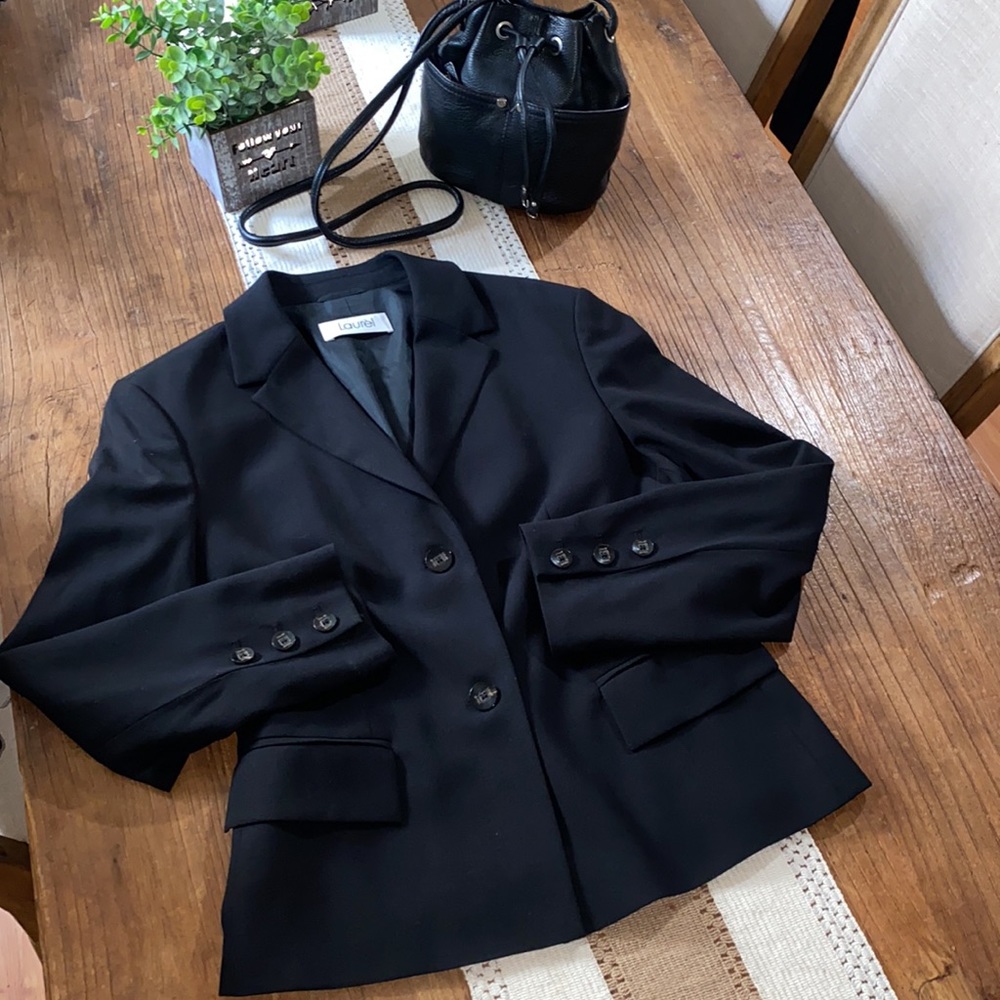 Laurel by Escada vintage Blazer size/40